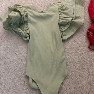Zara ruffle sleeve bodysuit. Green. Size small.